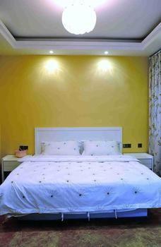 Yiguangnian Fashion Hotel Фэнхуан Экстерьер фото